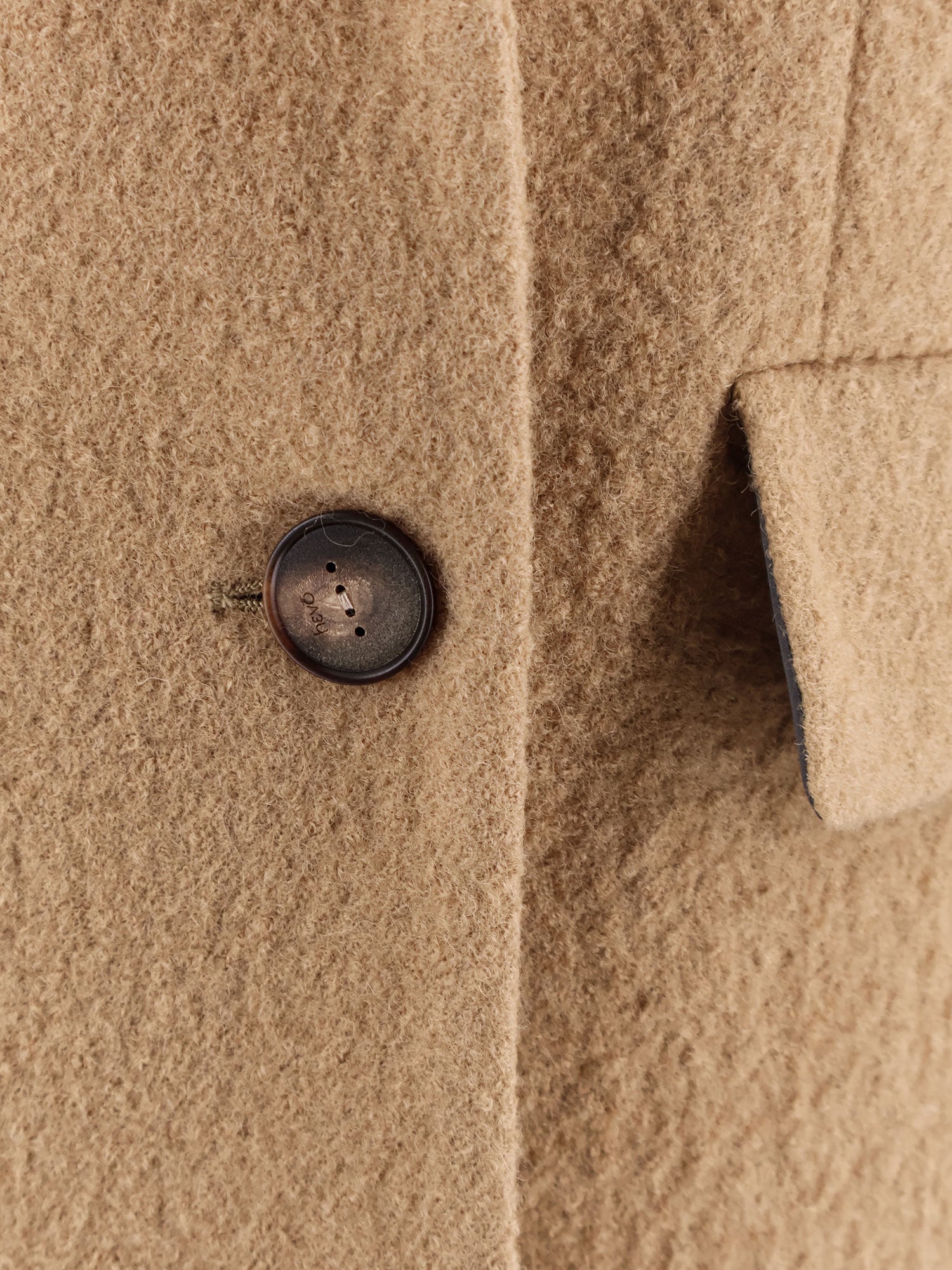 HEVO: Lucugnano virgin wool coat